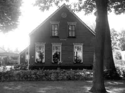 Boerderij familie Albert Bouwman aan het Dommerskanaal
